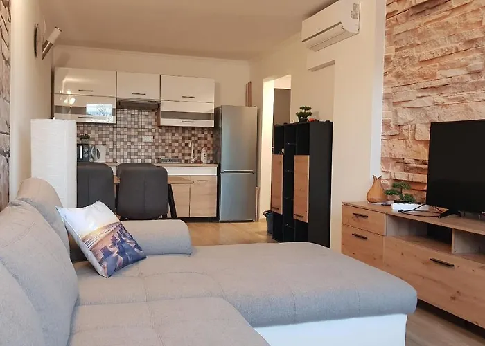 Cadet With View Apartment *